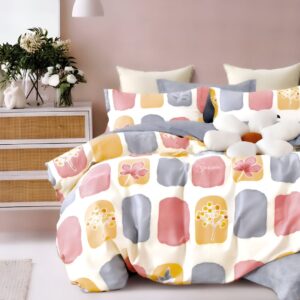 multicolor bedsheet